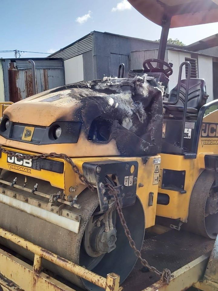 Le feu dans des engins de la ville du Robert .