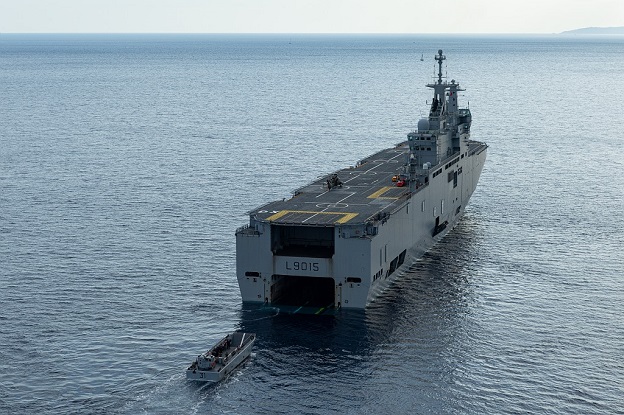 [ Résilience ] Mercredi 29 avril, le PHA Dixmude sera dans la baie de Fort-de-France pour récupérer du matériel;