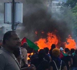 13 Janvier 2020... la rue refuse l'injustice . La police allume le feu ! Vidéo