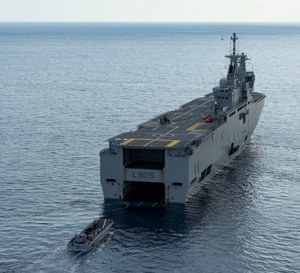 [ Résilience ] Mercredi 29 avril, le PHA Dixmude sera dans la baie de Fort-de-France pour récupérer du matériel;