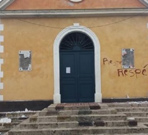 Un incendie volontaire dans un poste de pompage de la SME et des actes de vandalisme sur les murs d'une église classée.