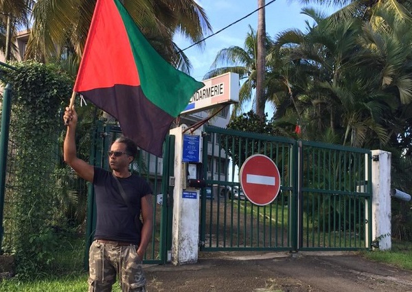 Martinique... On ne tue plus les militants, mais on les perquisitionne ! 