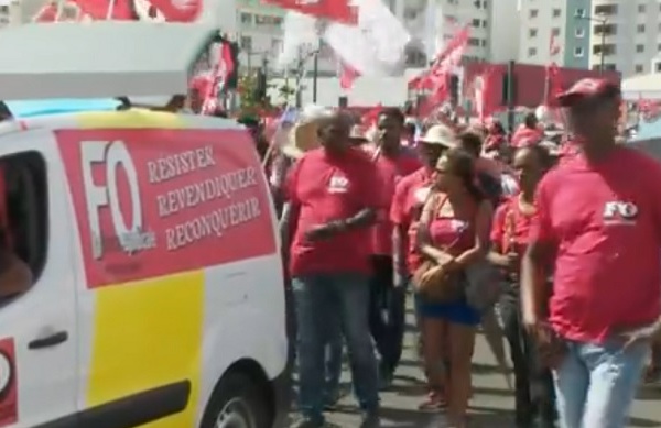 1500 personnes dans les rues de Fort-de-France ce matin…