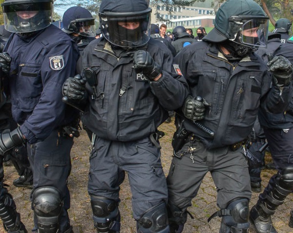 Certains de nos activistes panafricanistes martiniquais... Sont-ils en train de partir en vrille ?