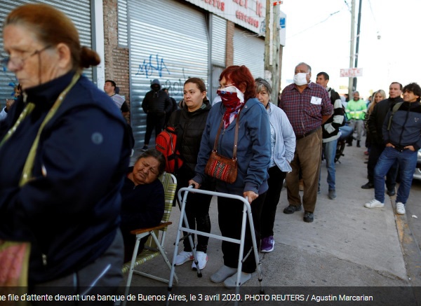 Lu pour vous ! Chaos.En Argentine, des milliers de retraités devant les banques en plein confinement