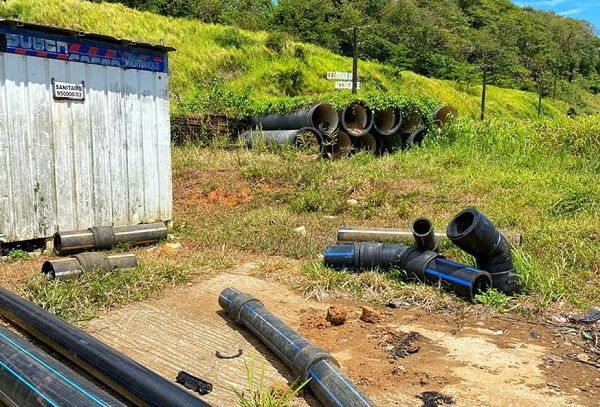 Eau- Martinique / Des travaux...une 4ème canalisation provisoire d’eau potable de l’usine de Vivé.