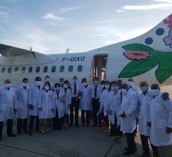 Grand Reportage / L'équipe des sports, des médecins cubains est bien arrivée en Martinique ! 