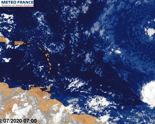 Temps- Sur l'image satellite de Météo-France, la perturbation est très proche d'être classée tempête tropicale Gonzalo