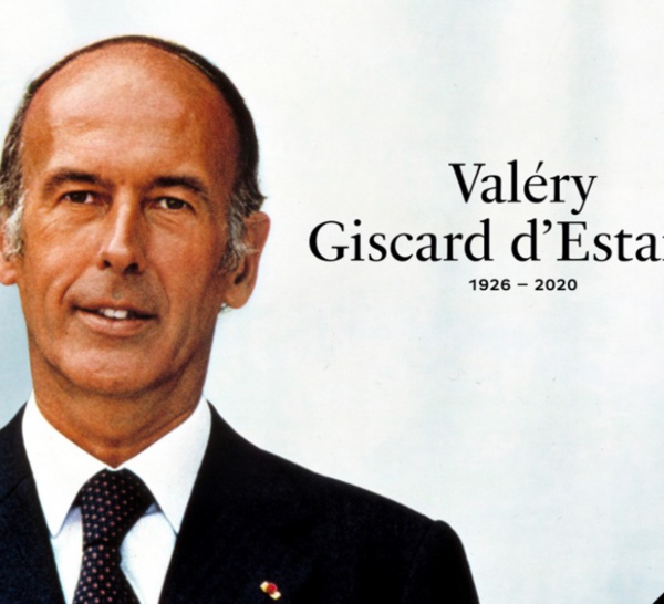 L'ex-Président de la République Française Giscard d' Estaing  est mort !