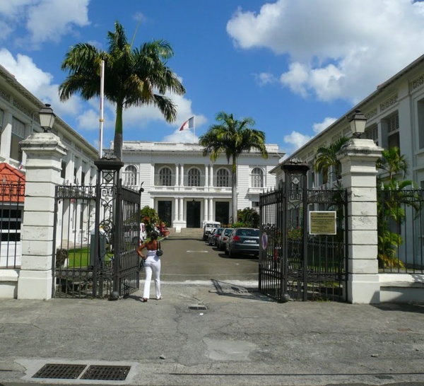 Cérémonie de remise de décrets de naturalisation