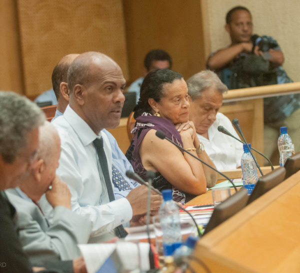 Le débat sur l’indépendance de la Martinique est-il- relancé? La réponse de Lydie GILBERT à Max DUFRENOT. Le PPM est traité de lâche!